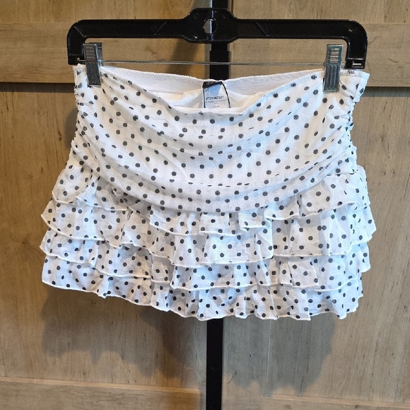 (J43) SHEIN White and Black Polka Dot Mini Skirt Sz M - Picture 1 of 5